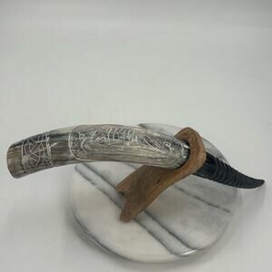 New! Hand carved Viking ship drinking Meade horn